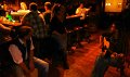 14 Siggi spielt die Drums waehrend  Jacqui singt und Alex die Gitarre wuergt.